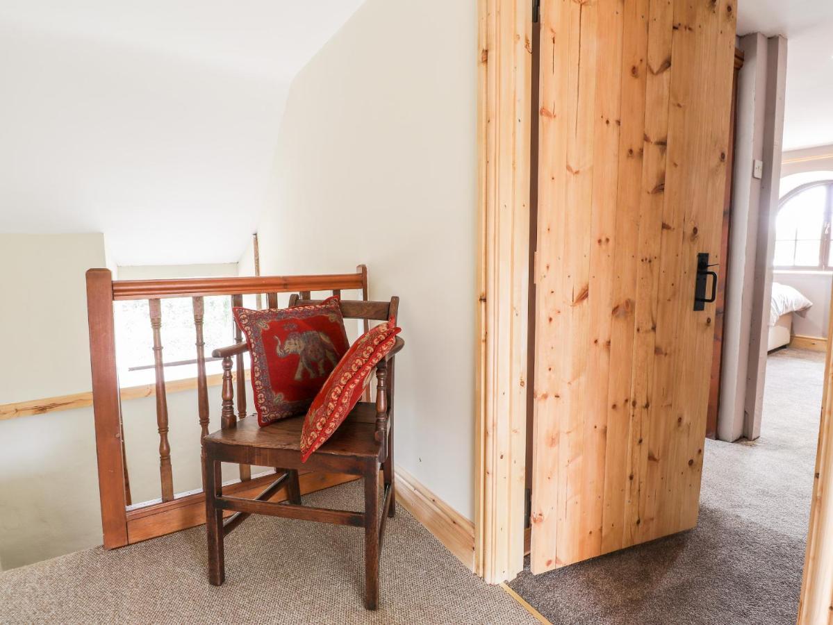 Barn Court Cottage Нарберт Экстерьер фото